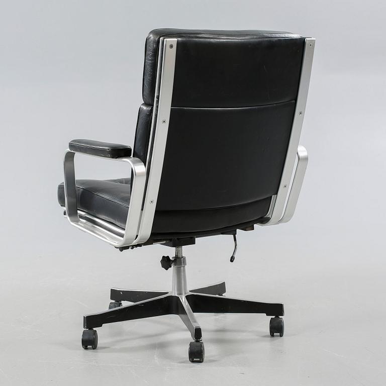 A 1970/80s office chair by Karl Erik Ekselius.