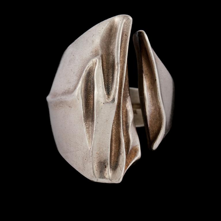 RING, sterlingsilver, Björn Weckström, Lapponia, Finland, 1979. Vikt 20 g.