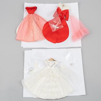 Kläduppsättningar, Barbie, 2 st, "Barbie Magnificience, 1646" & "Barbie Brides Dream, 947", Mattel, 1960-tal.