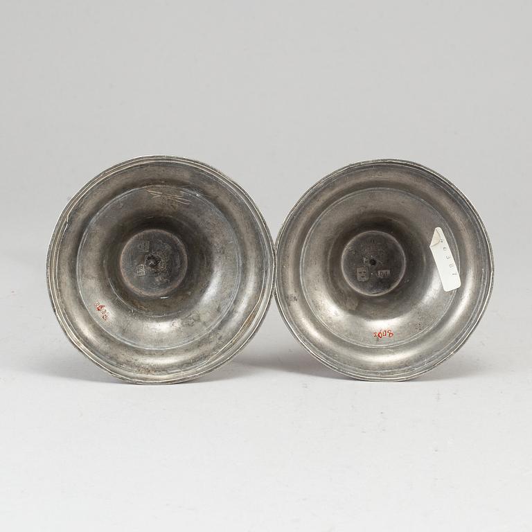 P Lindborg, ljusstakar, ett par, tenn, Kristianstad 1845.