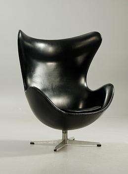 FÅTÖLJ, "Ägget". Arne Jacobsen för Fritz Hansen, 1960-tal. Design 1958.