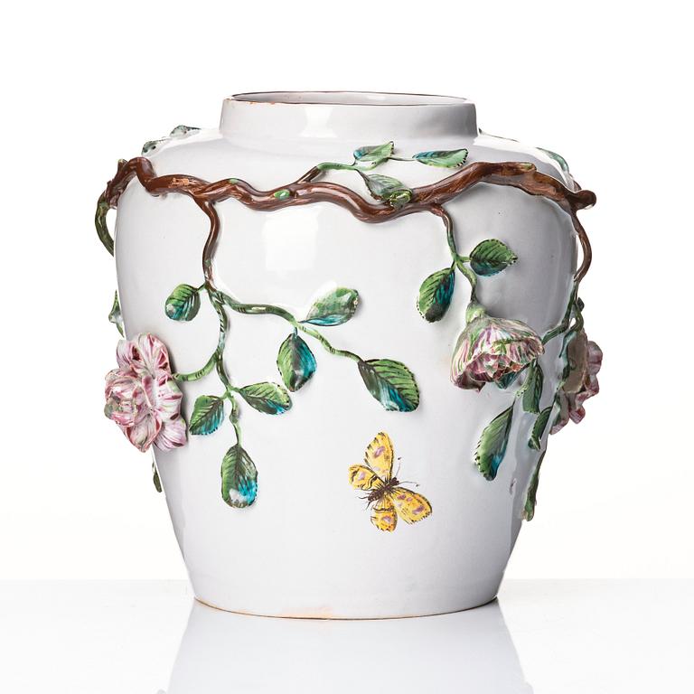 A Swedish fainece jar, Marieberg, 1765.