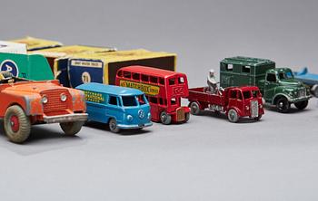 LEKSAKER, parti, Dinky Toys samt Matchbox Series, 1900-talets mitt.