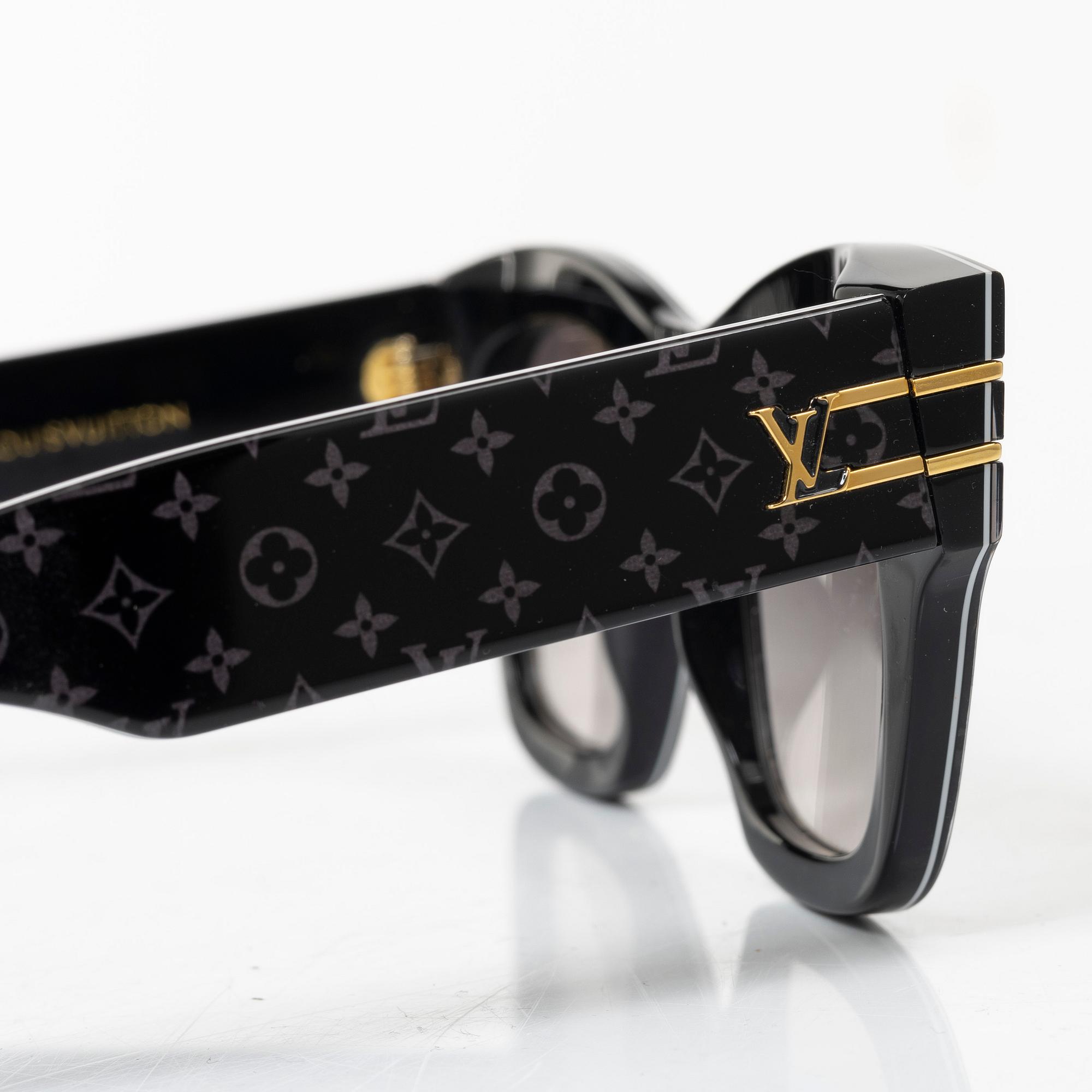 Louis Vuitton, Sunglasses.