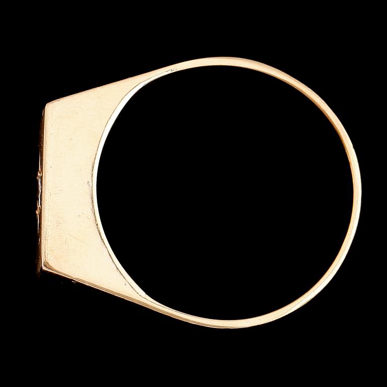 RING, 18 k guld och briljantslipad diamant. Vikt ca 9 g.