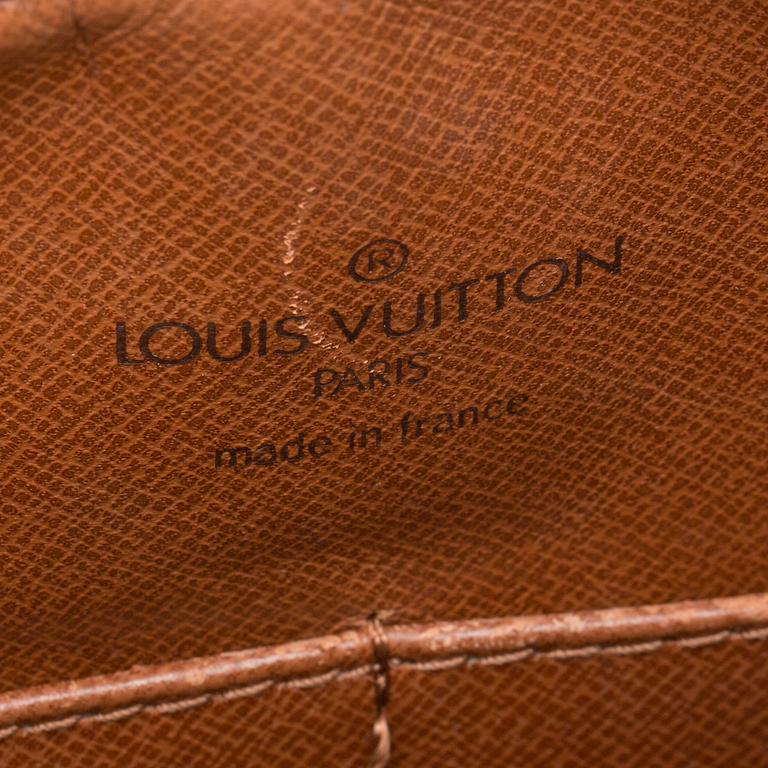 NECESSÄR, Louis Vuitton.