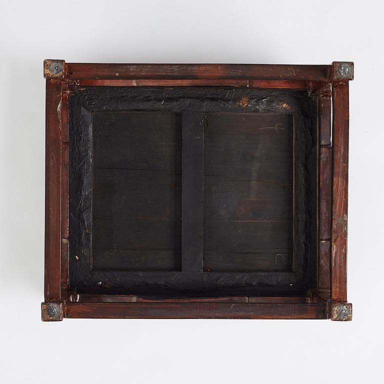 Bord, hardwood. Qingdynastin, 1800-tal.