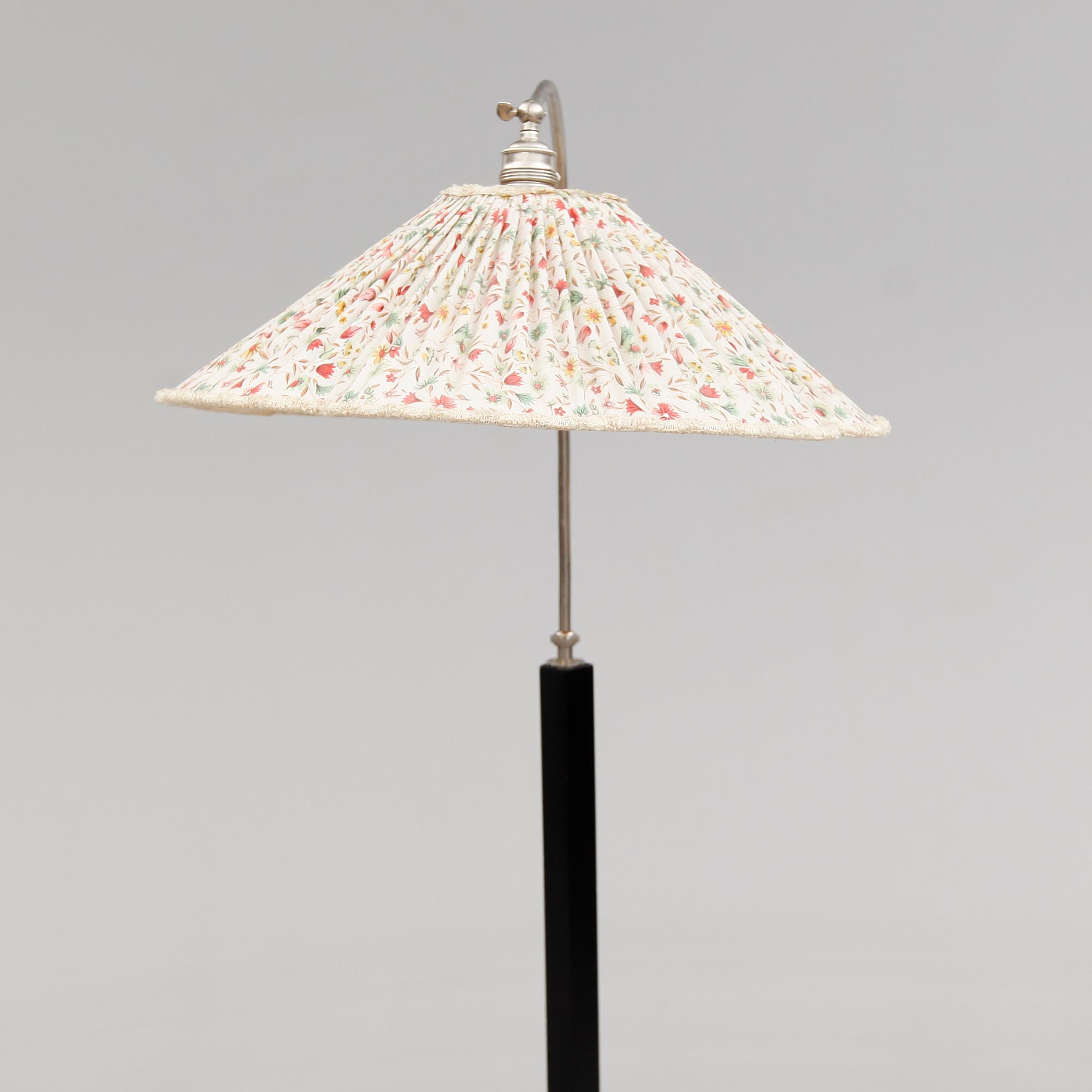 GOLVLAMPA, 1900-talets första hälft.
