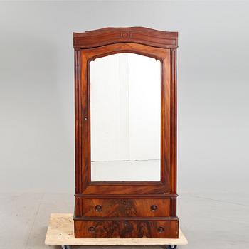 KLÄDSKÅP, 1800-tal.