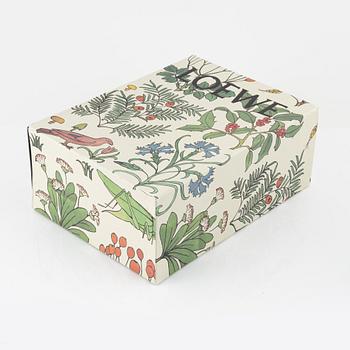 LOEWE, A black leather 'Flamenco'.