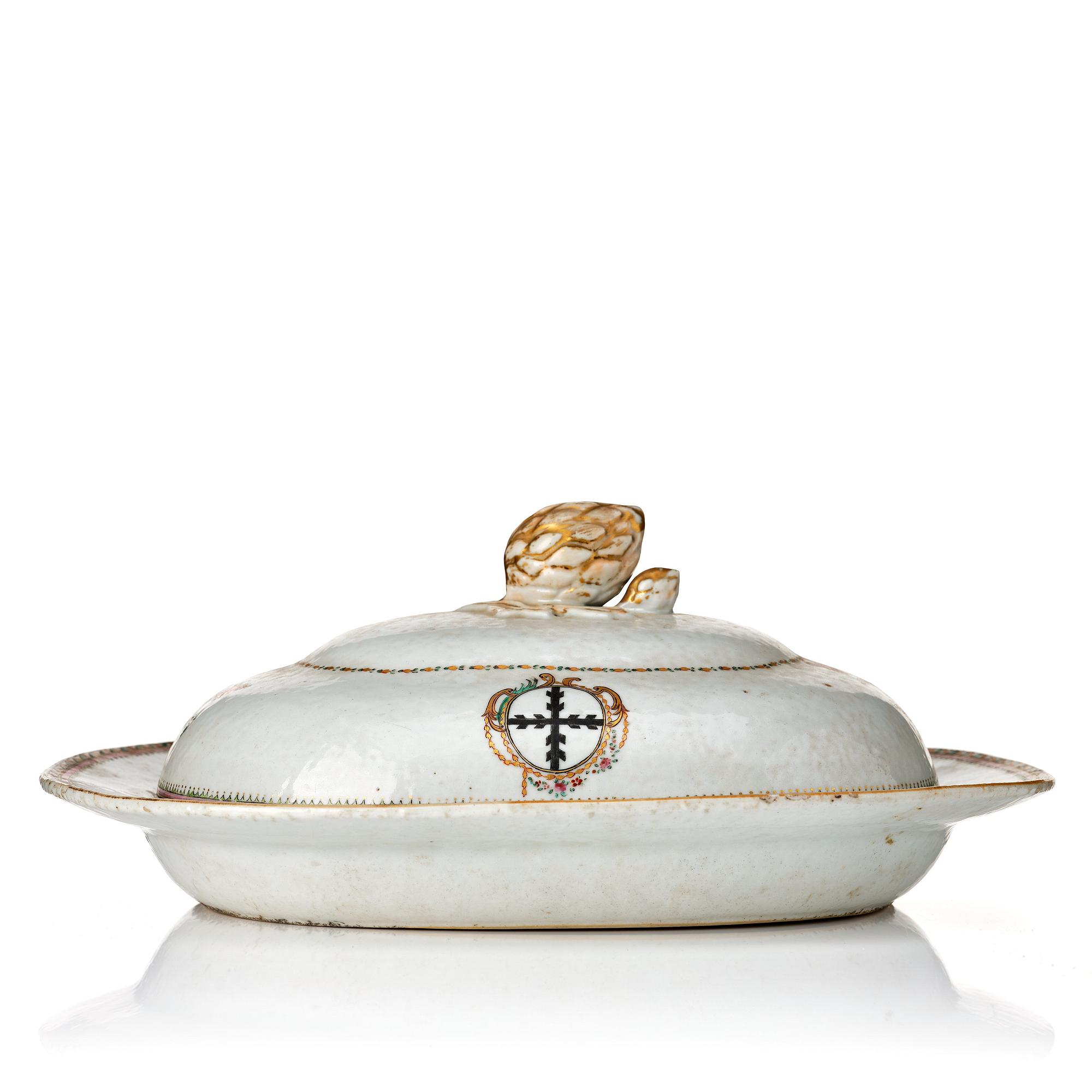 A famille rose armorial dish with cover, Qing dynasty, Qianlong (1736-95).