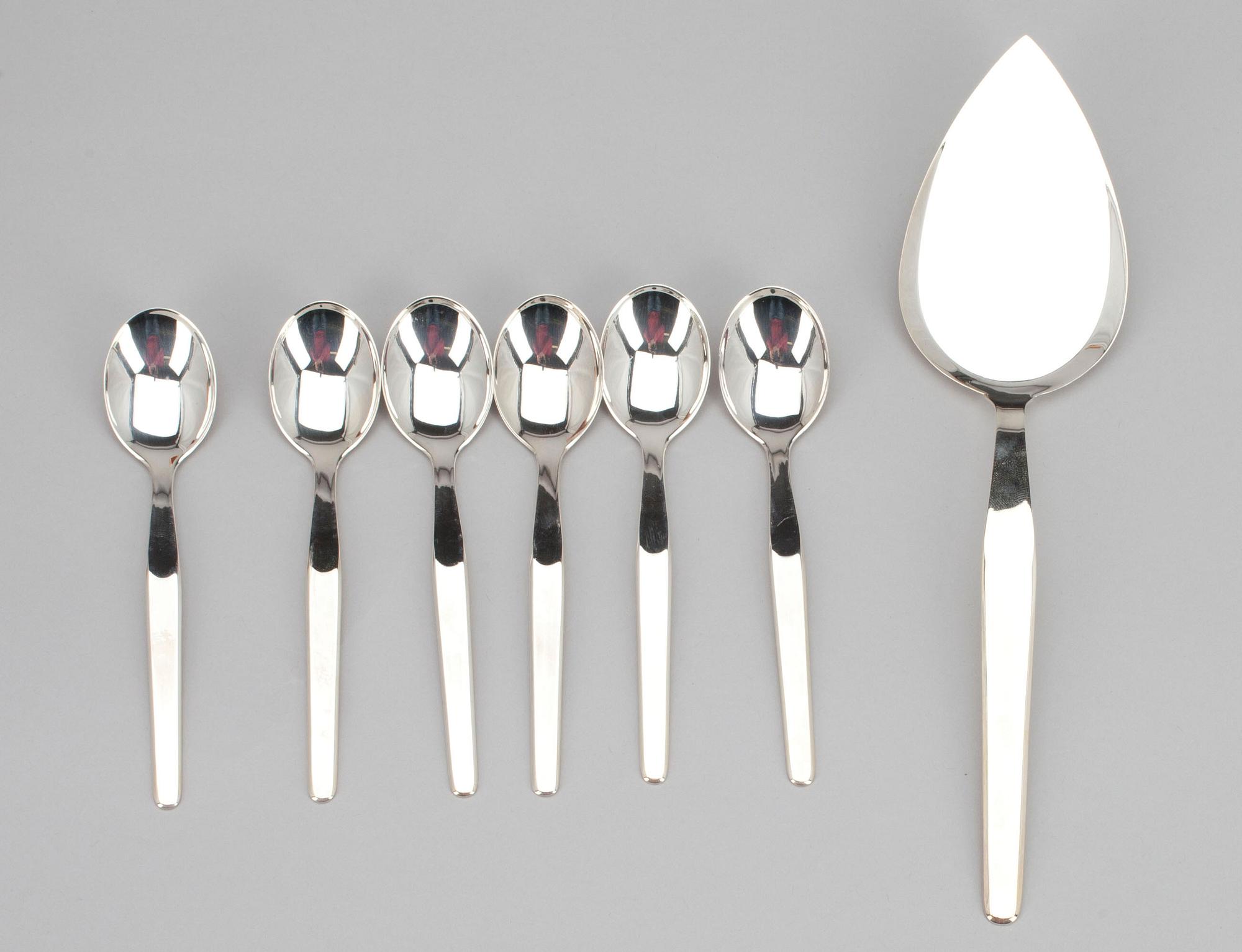 BESTICKLÅDA, 7 delar. Tapio Wirkkalas " Marski" serie. Silvervikt 153 g.
