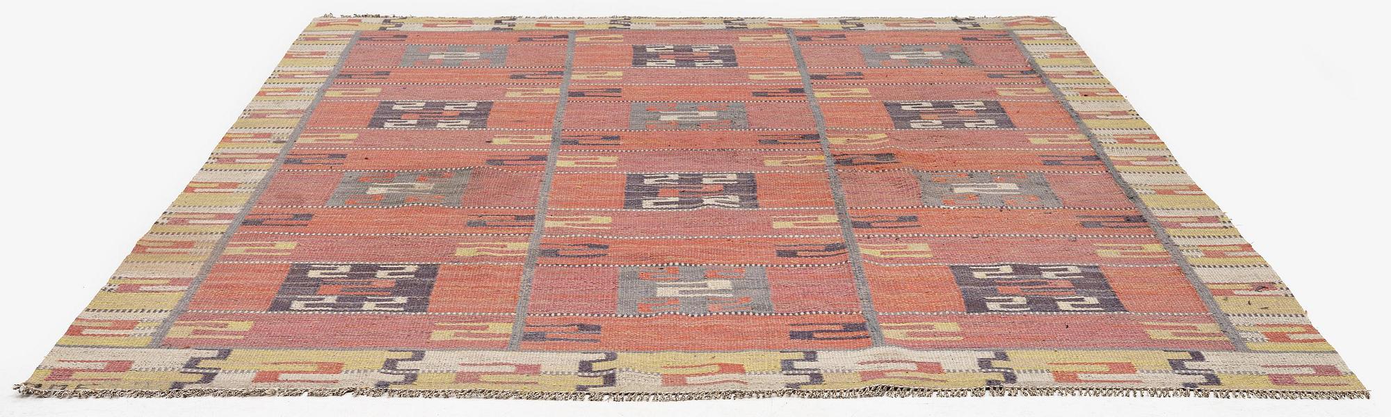 Märta Måås-Fjetterström, matta, "Röda Esset", rölakan, ca 261 x 201 cm, signerad MMF.