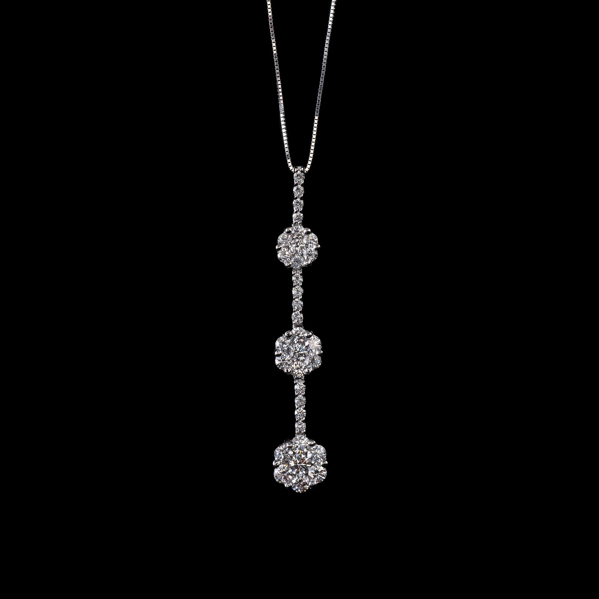 RIIPUS, briljanttihiottuja timantteja n. 1.22 ct. 18 K valkokultaa. Paino 4,2 g.