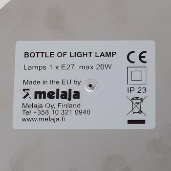 Eero Aarnio, pöytävalaisin "Bottle of Light" Melaja Oy, 2010.