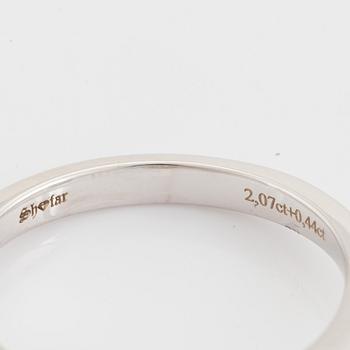 Ring, med  briljantslipad diamant 2,07 ct, medföljande IGI report.