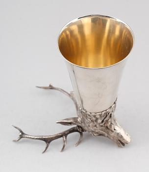 JAKTBÄGARE, silver, Tyskland, 1900-talets första hälft. Vikt ca 367 g.