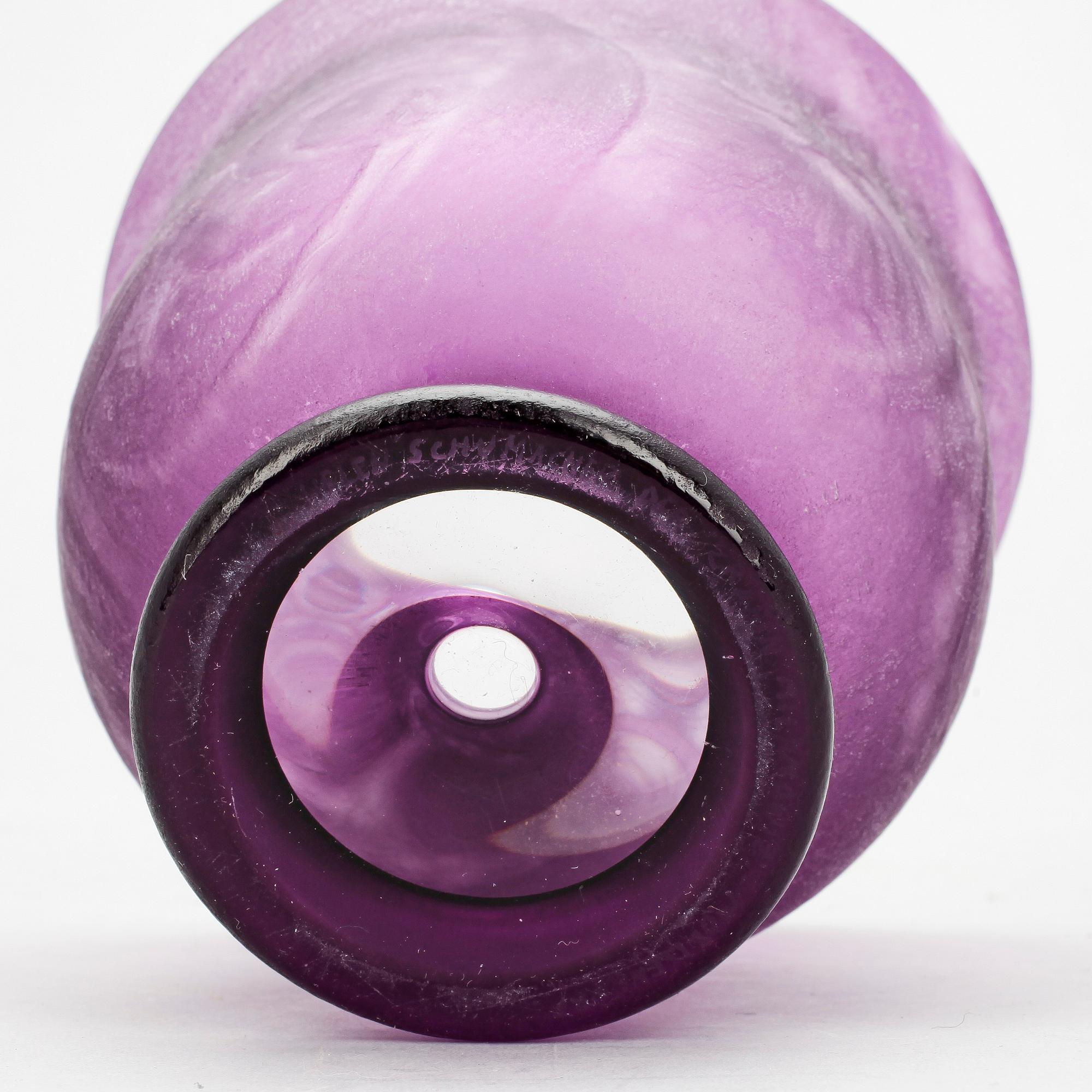 VAS, glas. Signerad Helene Schumacher, 1900-talet början.