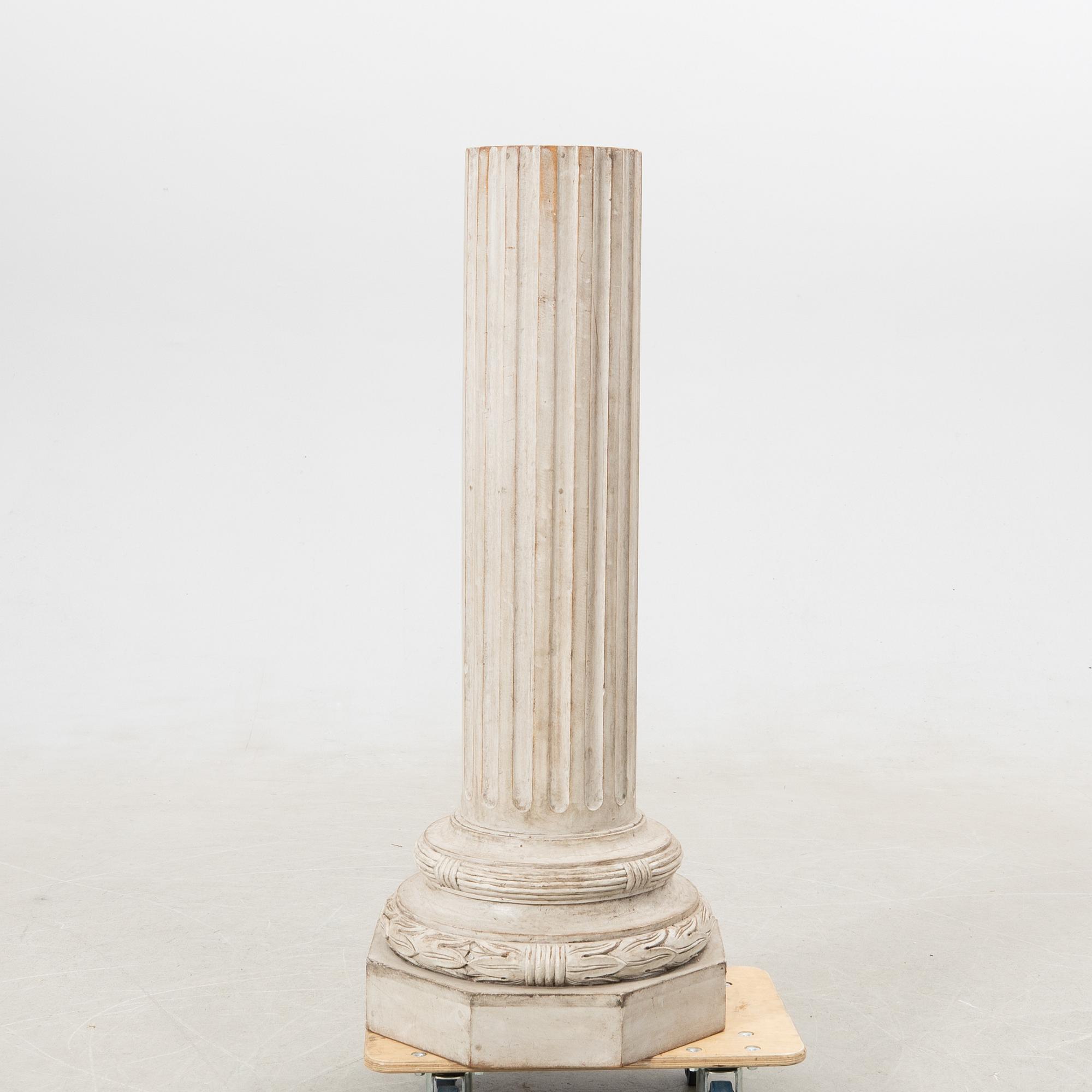 Piedestal Gustaviansk stil omkring 1900 eller äldre.