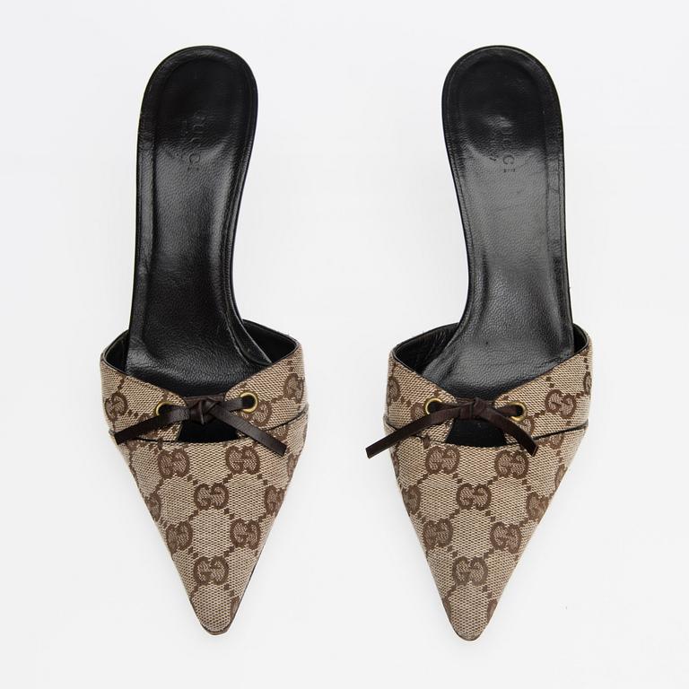 SKOR, Gucci.