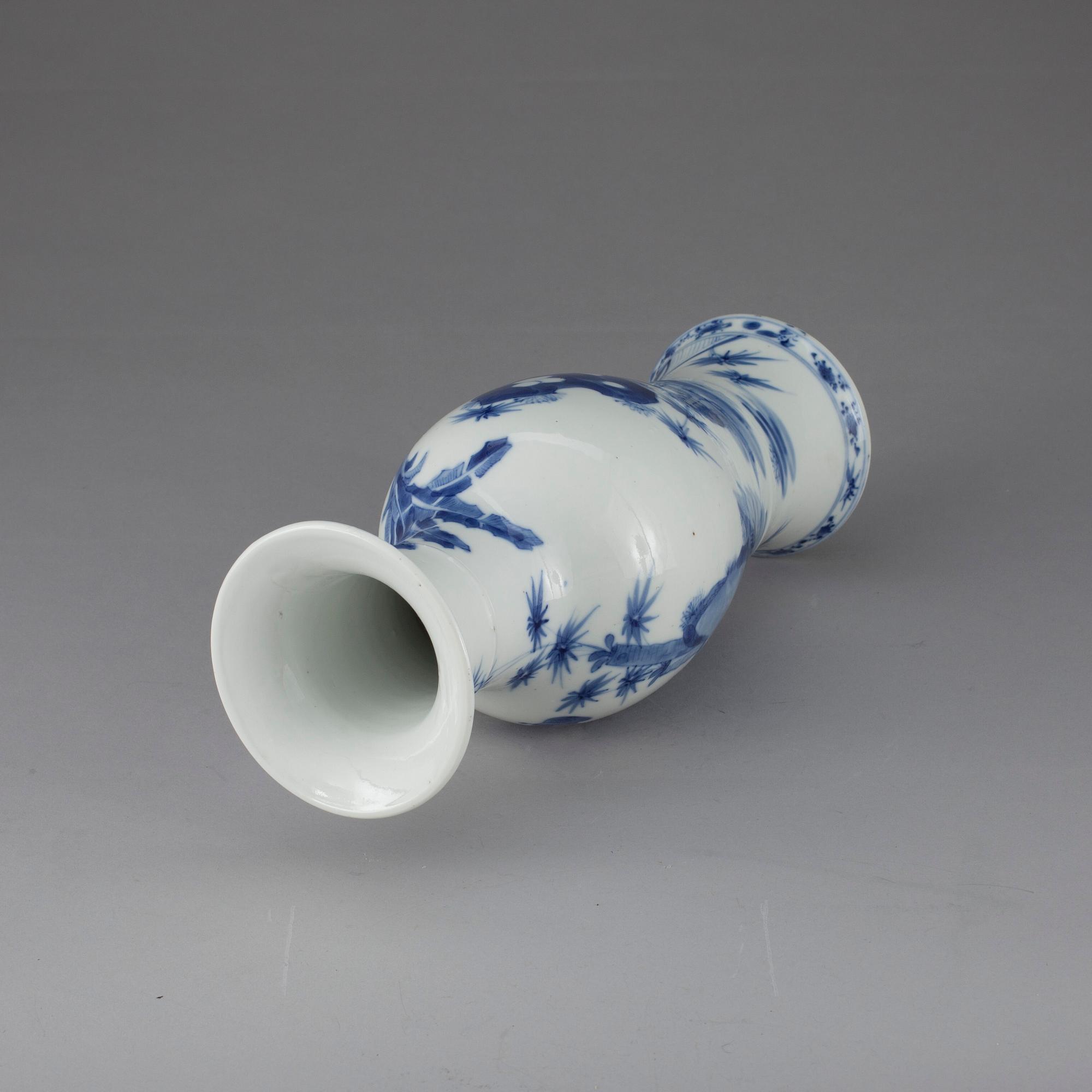 VAS, porslin, Kangxi stil, Kina 1800-talets slut.