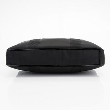 Dolce & Gabbana, portfölj/laptopväska och pouch/clutch.