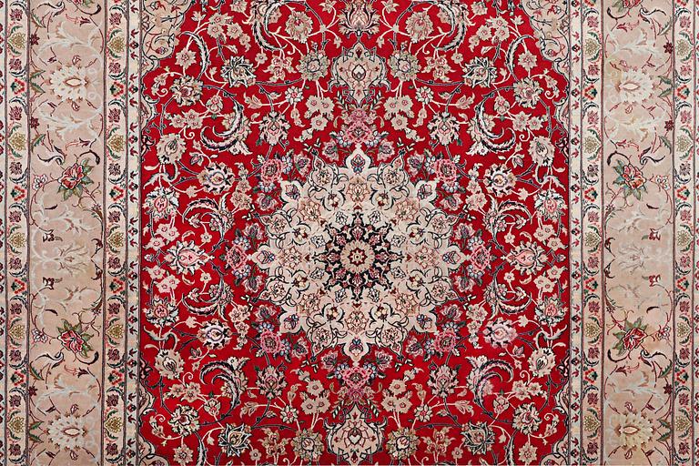 Matta, Isfahan, part silk, ca. 298 x 206 cm.