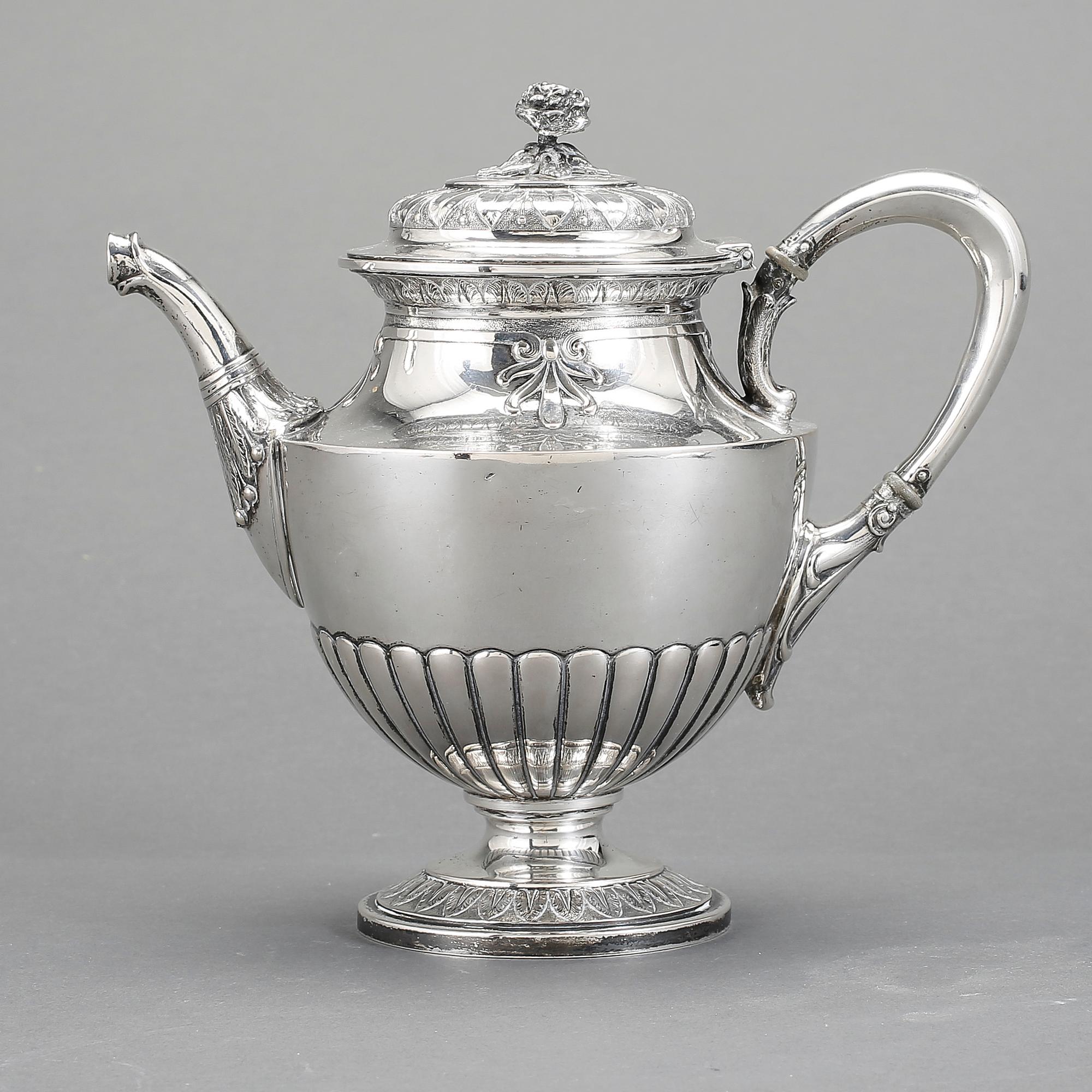 KANNA, låghaltigt silver, Tyskland, 1900-tal, vikt ca 724 g.