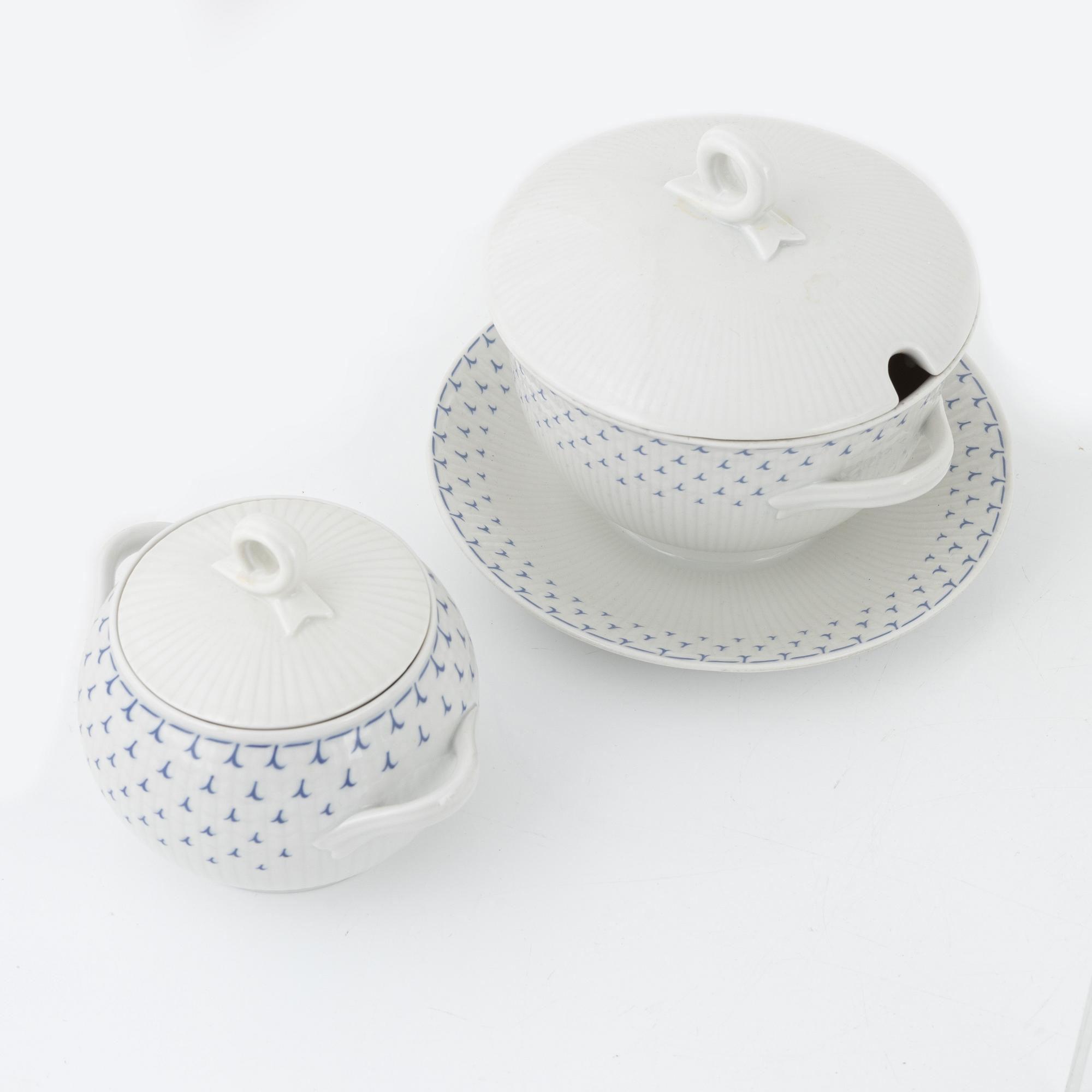 Mat- och kaffeservis, 49 delar, porslin, "Blå Vinge", Rörstrand.