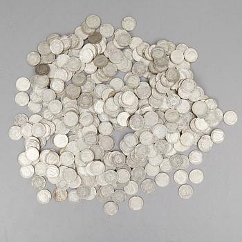SAMLING SILVERMYNT, enkronor, Gustaf V, 1910-1941. Total vikt ca 3000 gram.