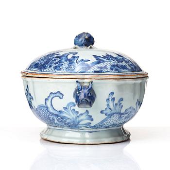 A blue and white armorial tureen with cover, Qing dynasty, Qianlong (1736-95).