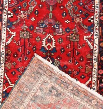 MATTA, orient, ca 315 x 110 cm.