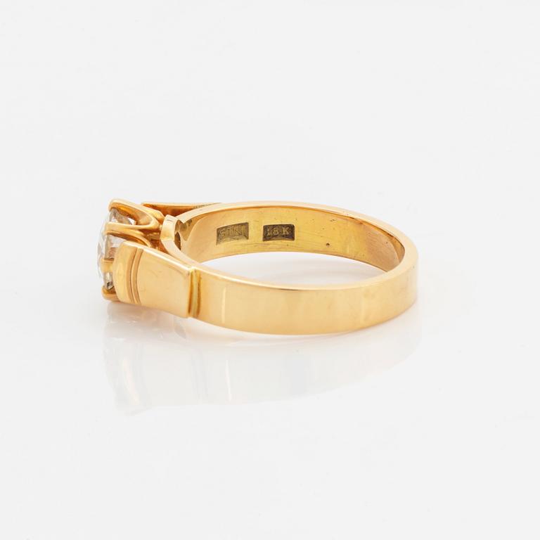 Old-cut diamond ring.