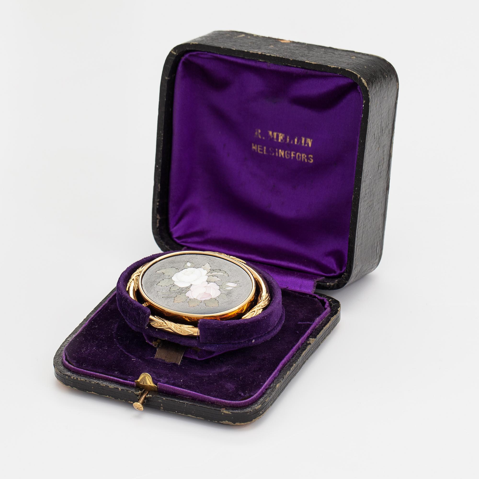 Roland/Otto Roland Mellin, An 18K gold pietra dura broosch. Helsinki 1863.