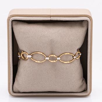 Marco Bicego Italy, bracelet 18k gold and whitegold, brilliant-cut diamonds approx 0,20 ct in total, total weight 9,8 g.