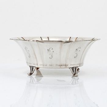 GAB, skål på fötter, silver, Stockholm 1928.