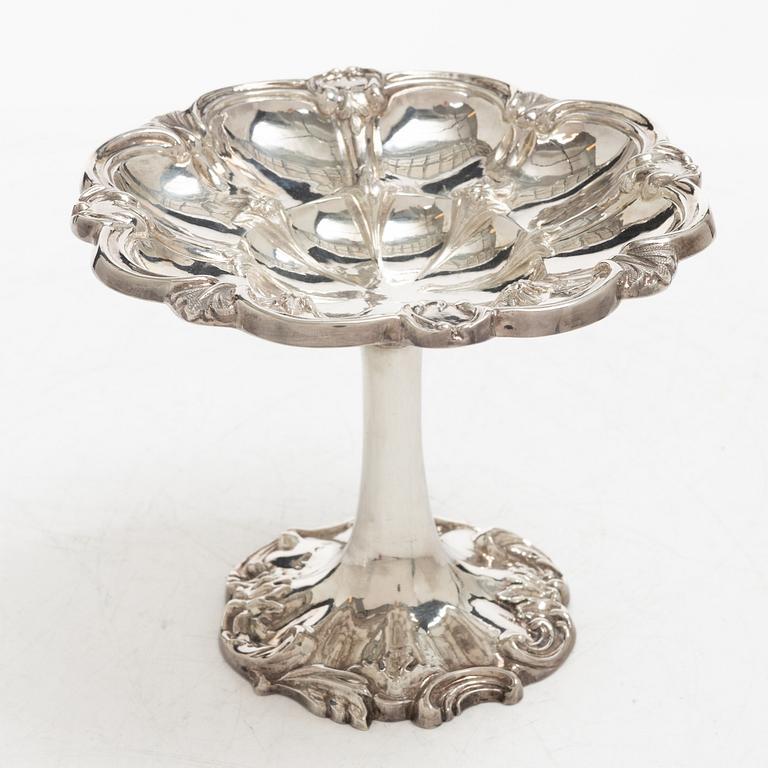 Christian Hammer, liten uppsatsskål, silver, Stockholm 1857. Nyrokoko.