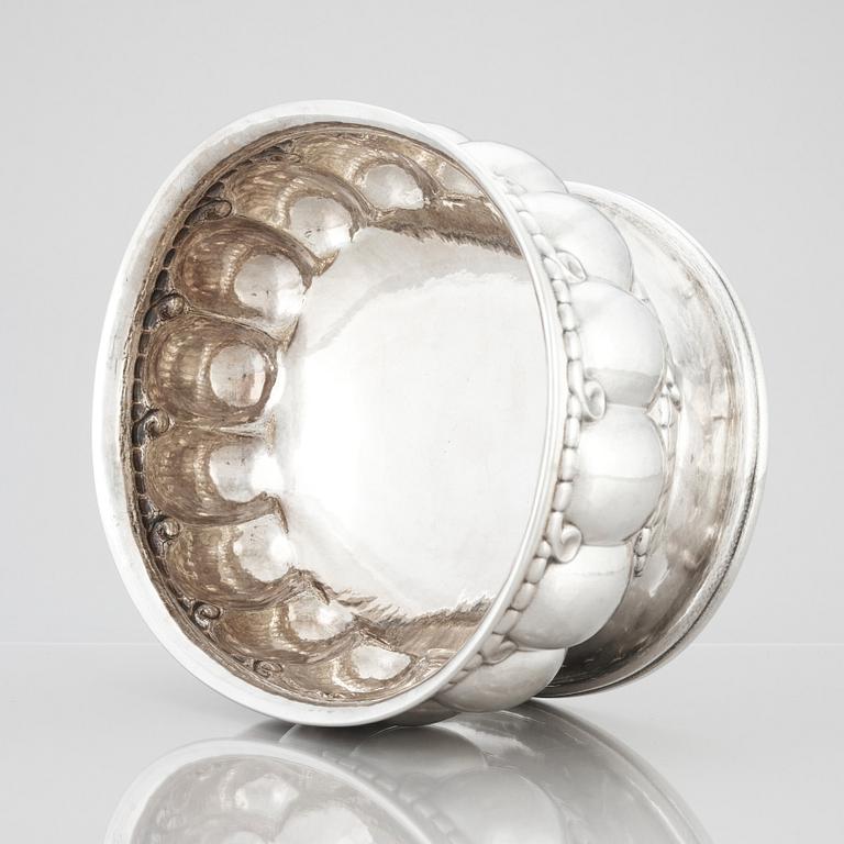 Georg Jensen, jardinière, Köpenhamn ca 1915-21, 830/1000 silver.