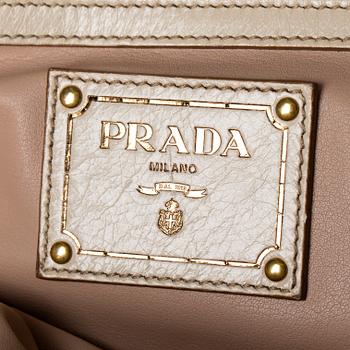 VÄSKA, Prada.