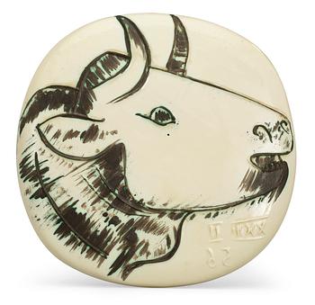 881. PABLO PICASSO, plakett, "Profil de taureau", Madoura, Vallauris, Frankrike 1956.