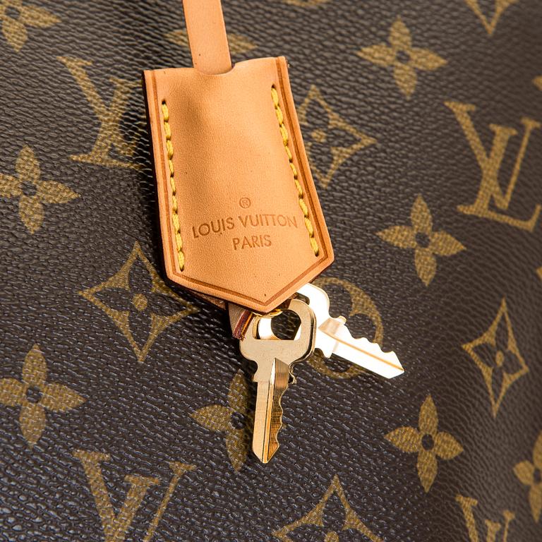 Louis Vuitton, a Monogram Canvas 'Montaigne GM' bag.