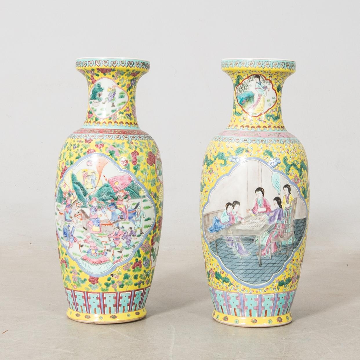 Floor vases 2 pcs China first half of the 20th century porcelain.
