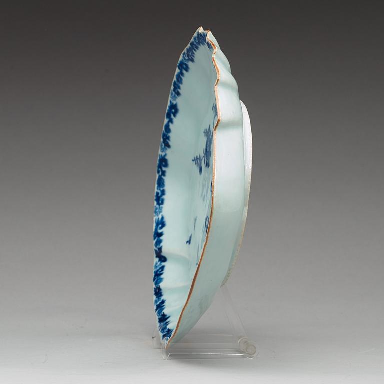 A blue and white leaf-shaped dish, Qing dynasty, Qianlong (1736-95).