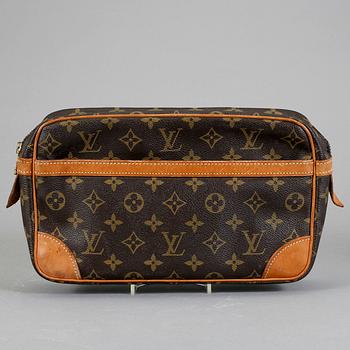 NECESSÄR, Louis Vuitton.
