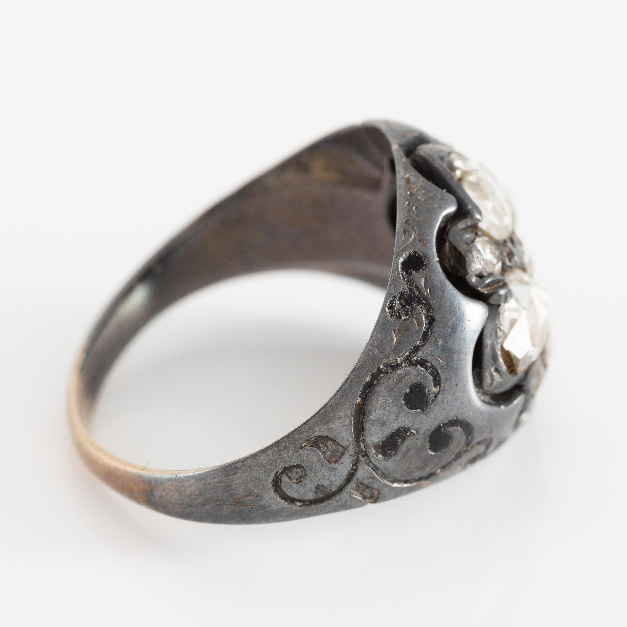 Ring, silver with rose-cut diamonds.