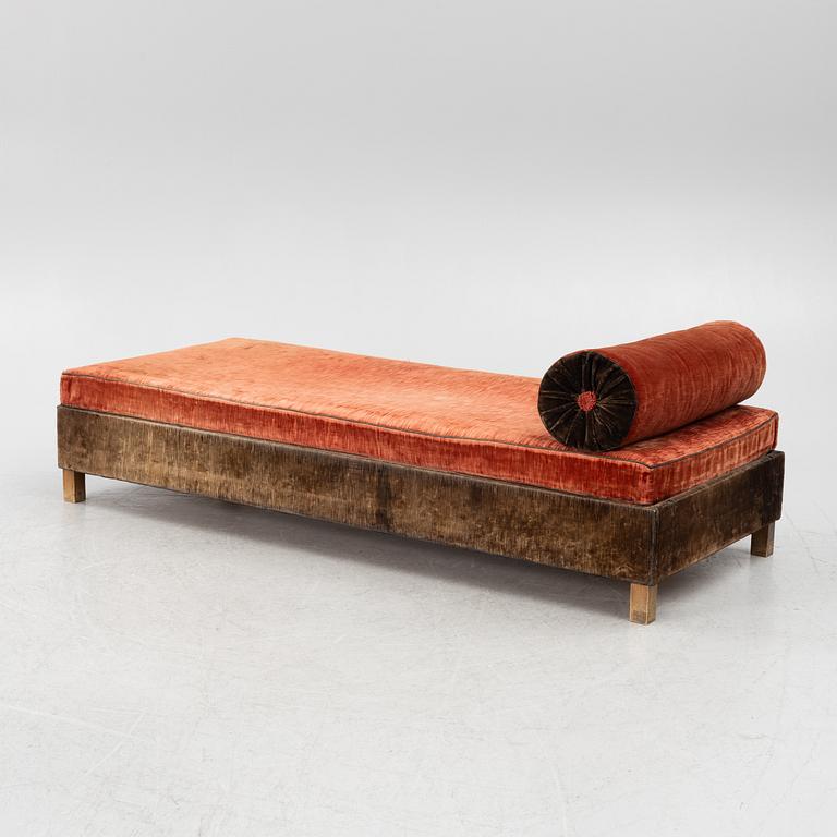 Daybed, 1930s.