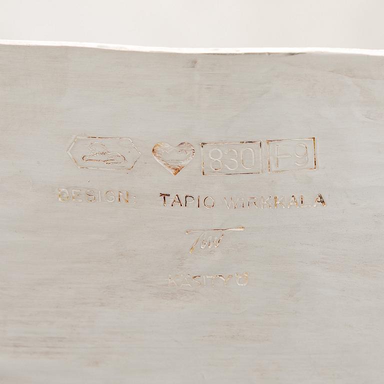 Tapio Wirkkala, malja, hopeaa, Kultakeskus Hämeenlinna 2007.