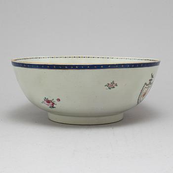 A famille rose armorial punch bowl, Qing dynasty, Qianlong (1736-95).