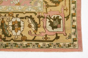 Carpet, India, possibly Amritsar, 1920s, approx. 402 x 305 cm.