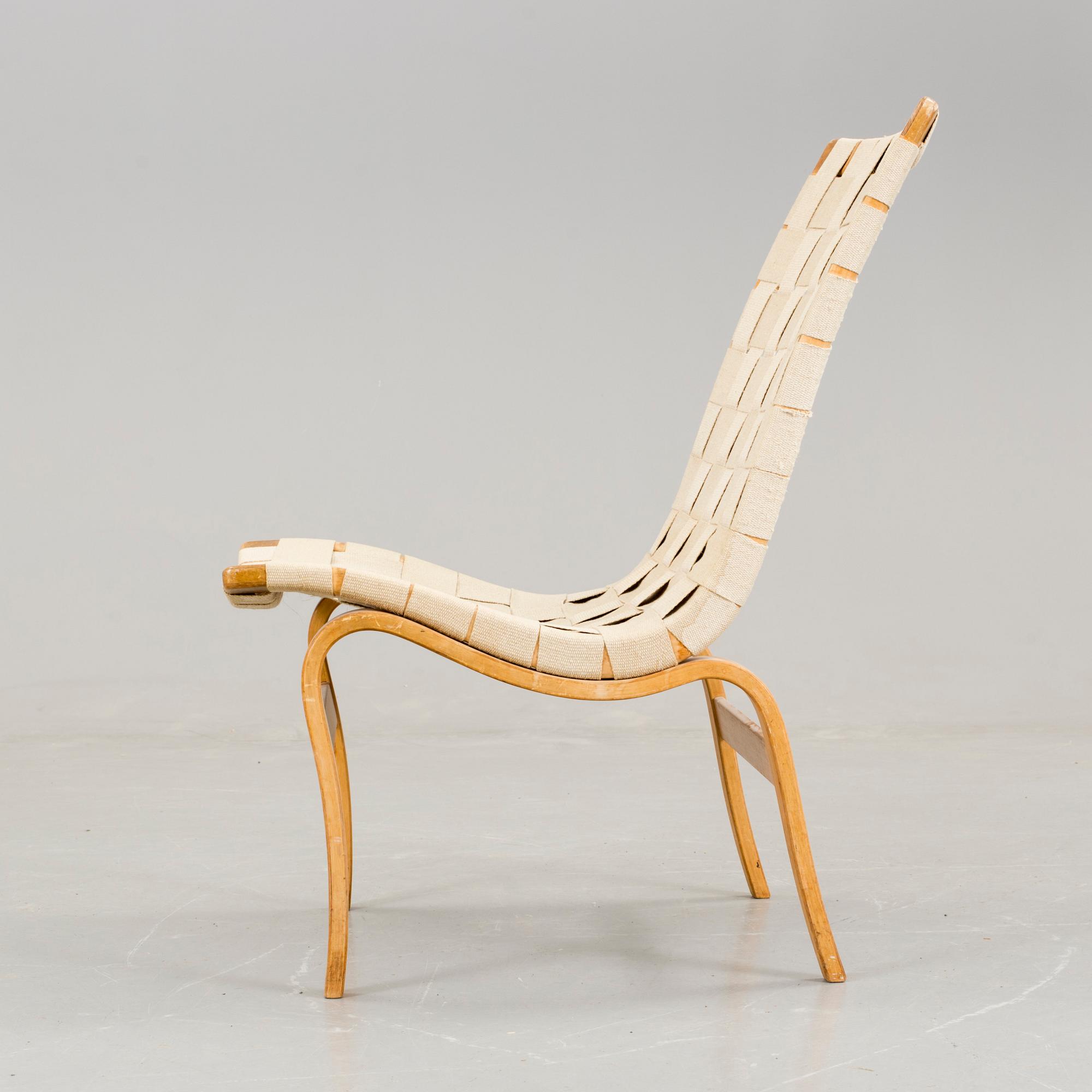 BRUNO MATHSSON, fåtölj "Eva", Brännmärkt och etikettmärkt, Karl Mathsson Värnamo.